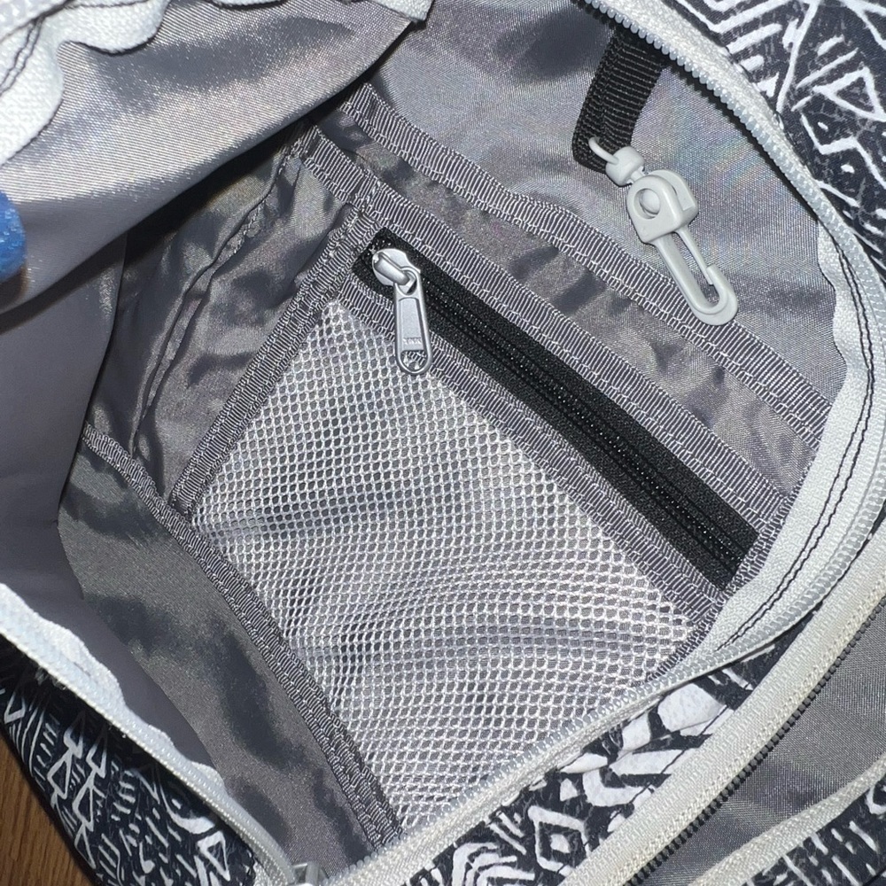 Eddie Bauer Bag - Picture 4 of 5